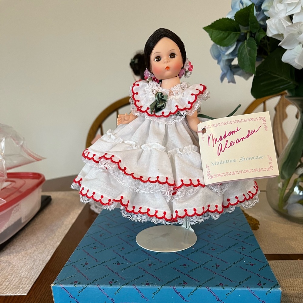 Madame Alexander- Scarlett
